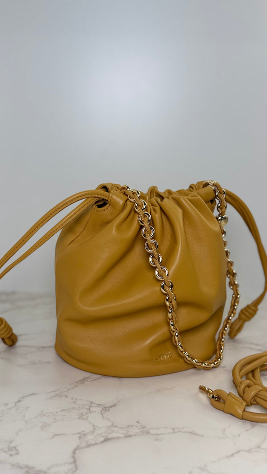Loewe bucket