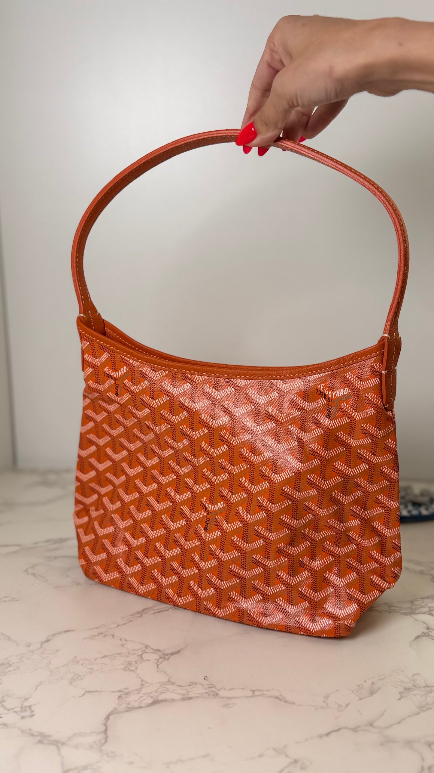 Goyard shoulder