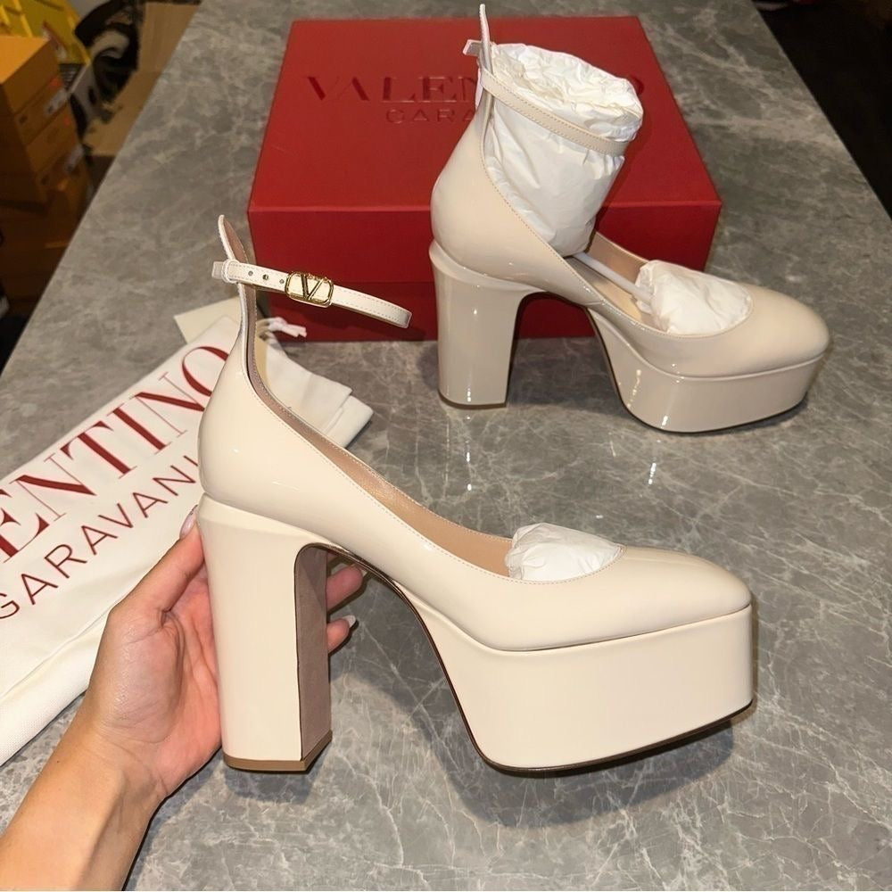 Platform v heel