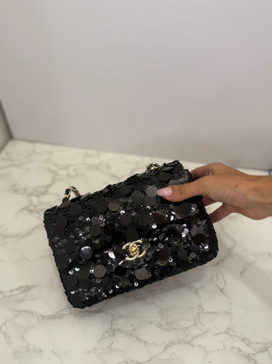 Cc sequin flap