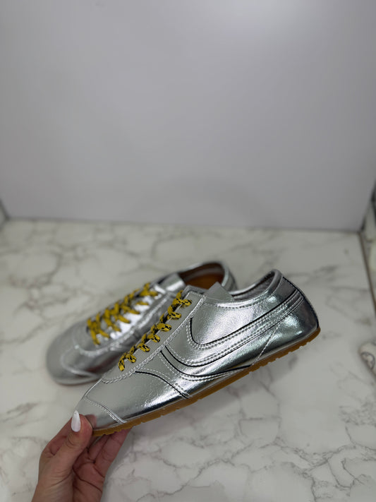 Metallic sneaker