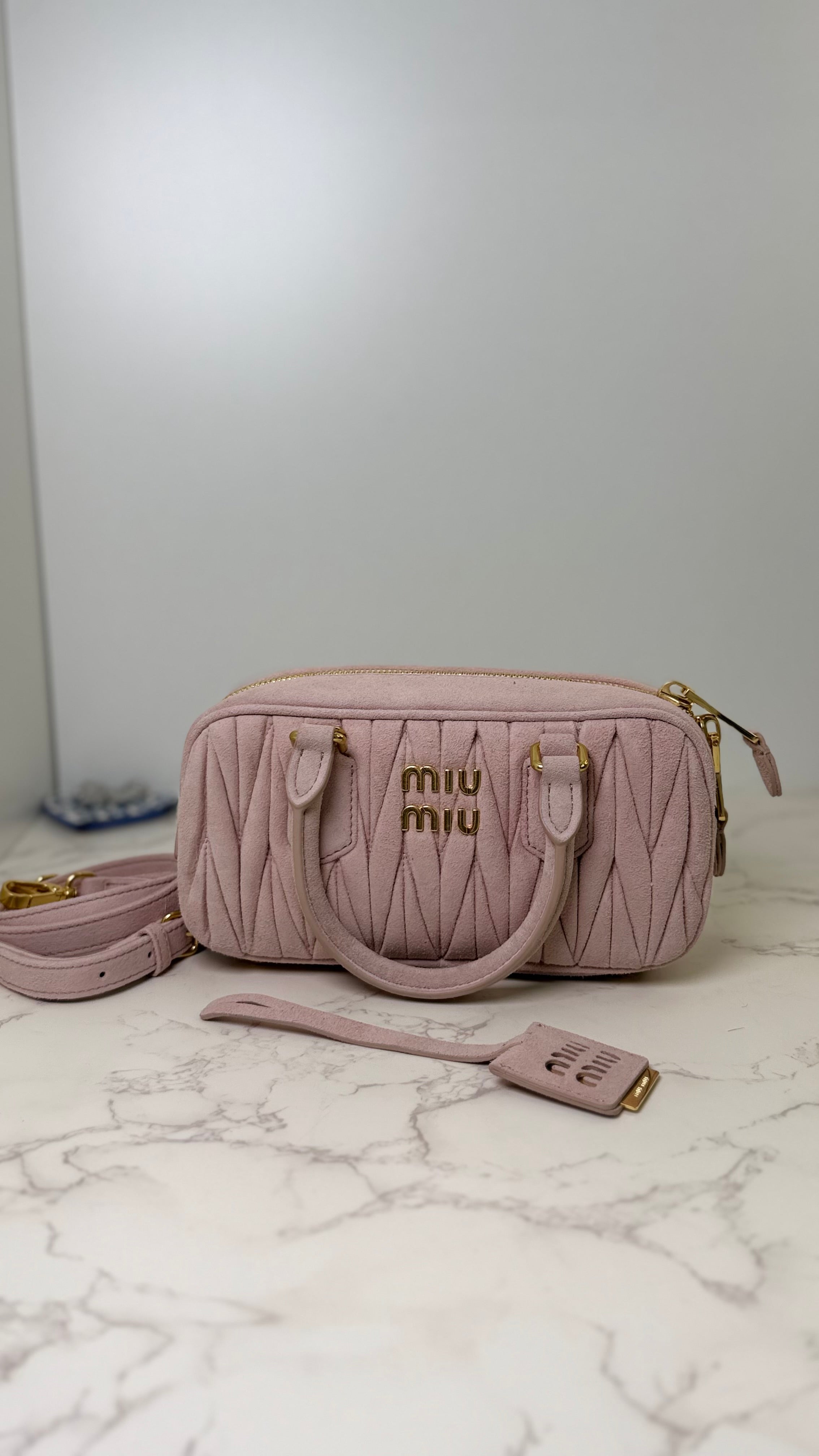 MIU MIU – POORLITTLERICHGIRL