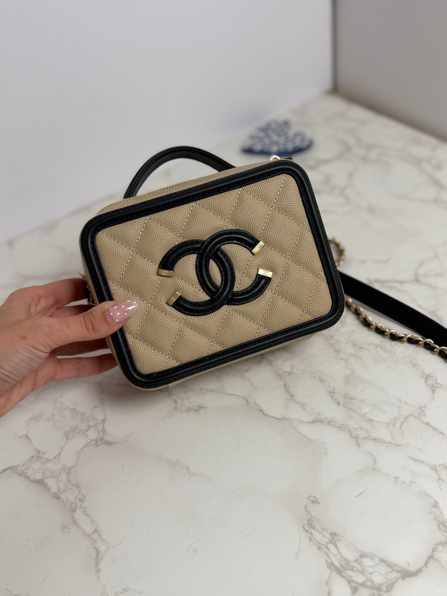 Cc box vanity