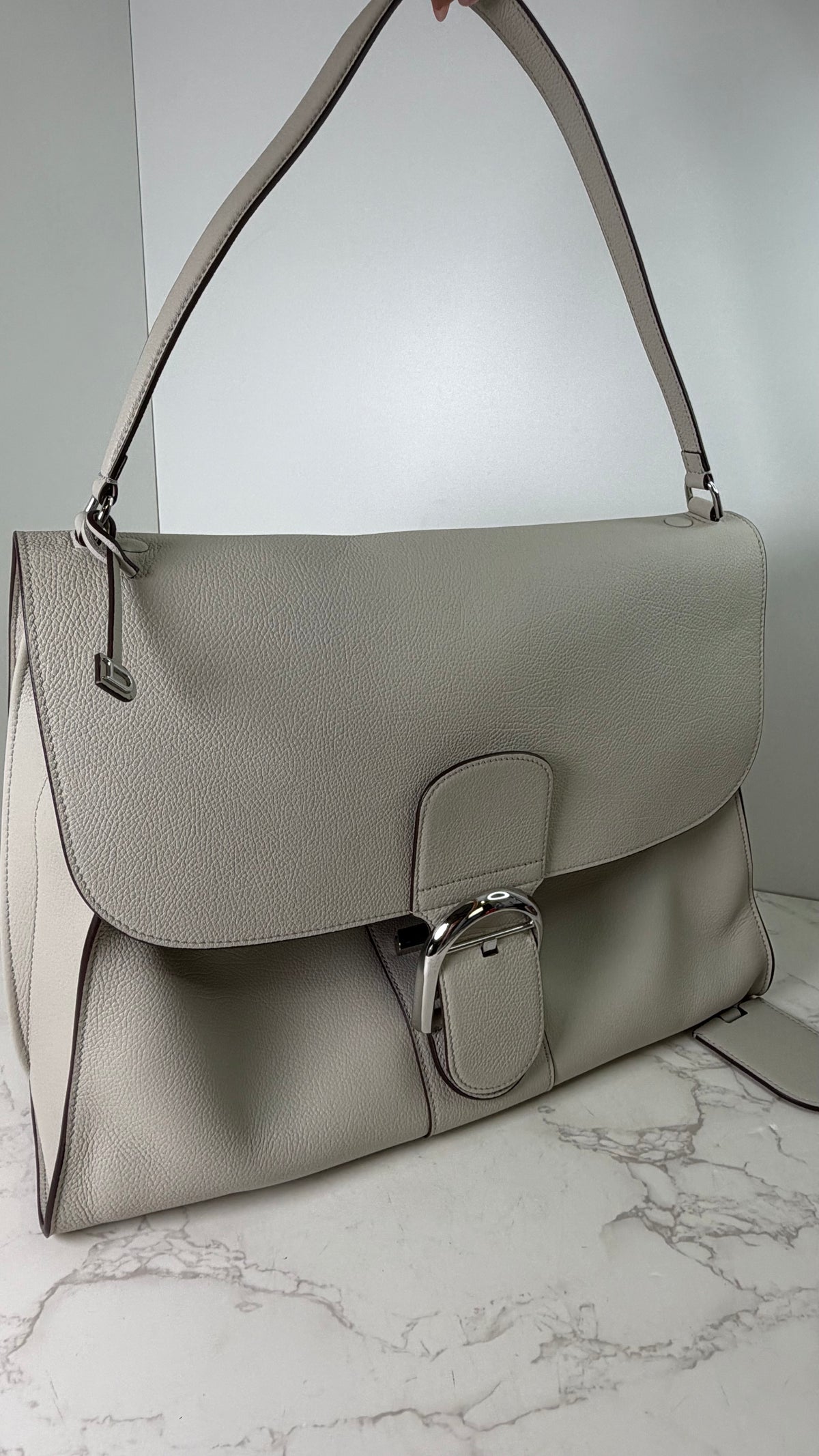 Delvaux Shoulder