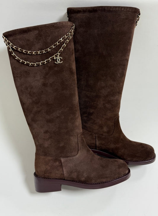 Suede charm boot