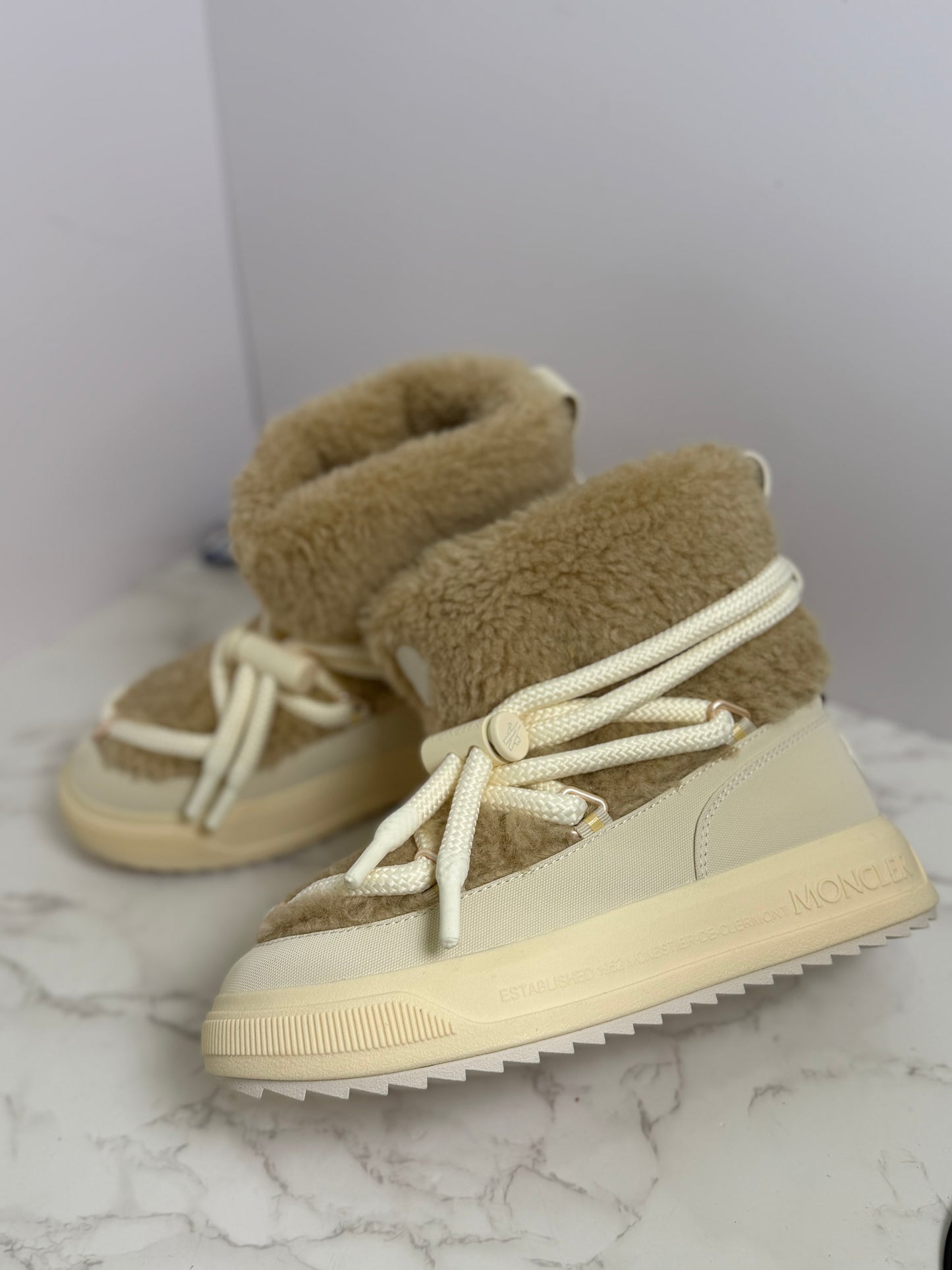 Moncler snow boot