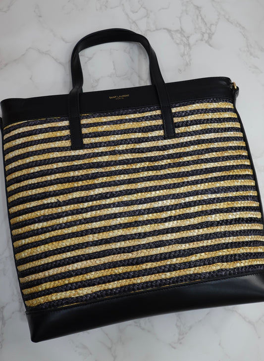 Striped raffia woven