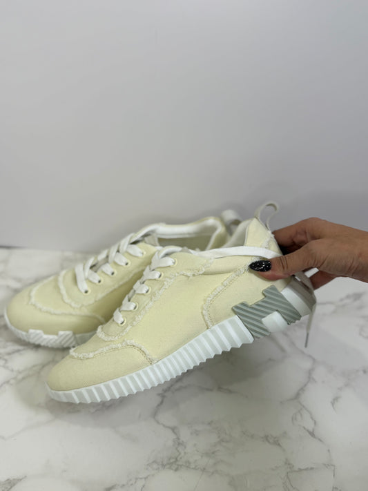 H canvas jet sneaker