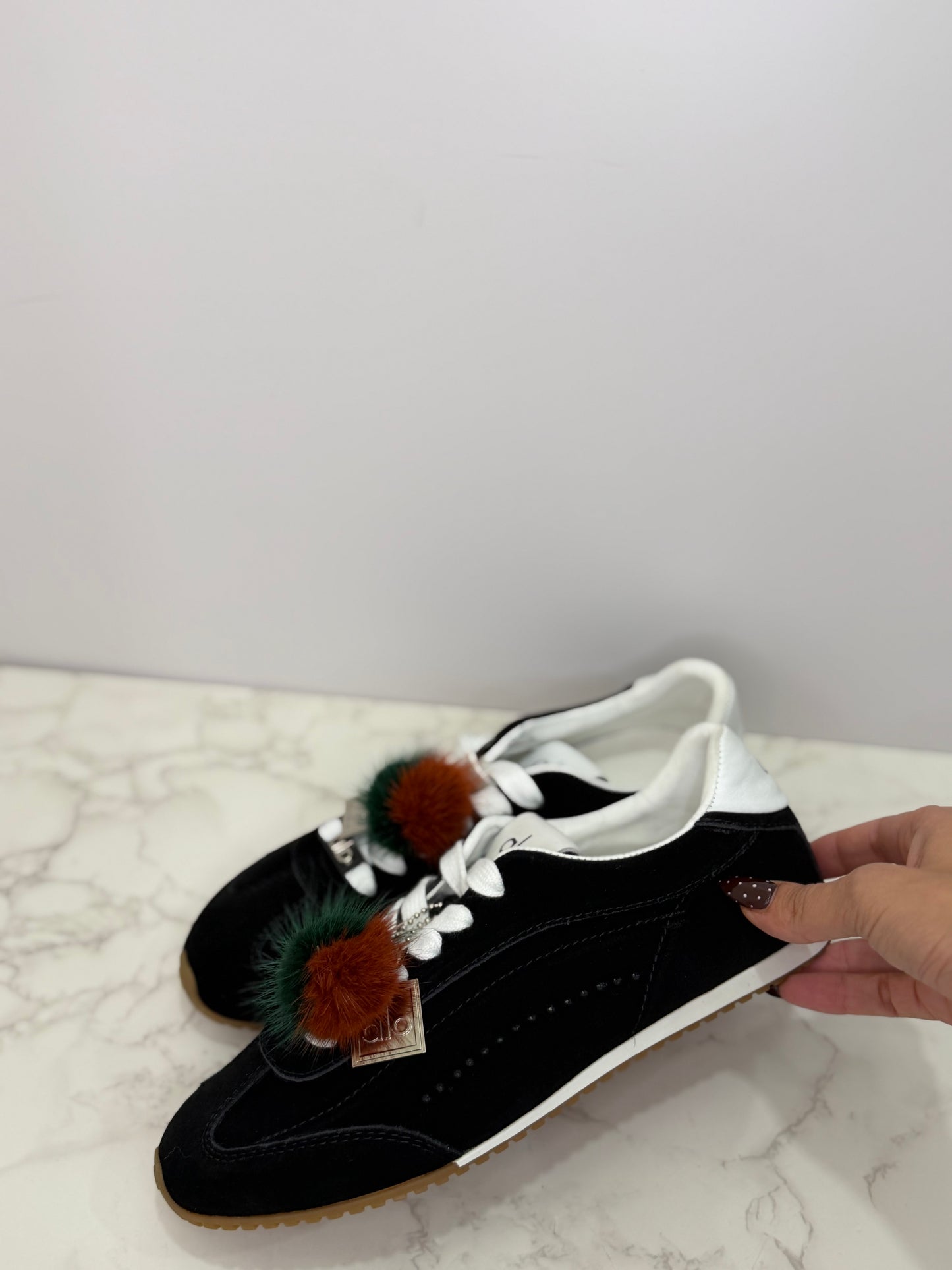 Alo sneaker