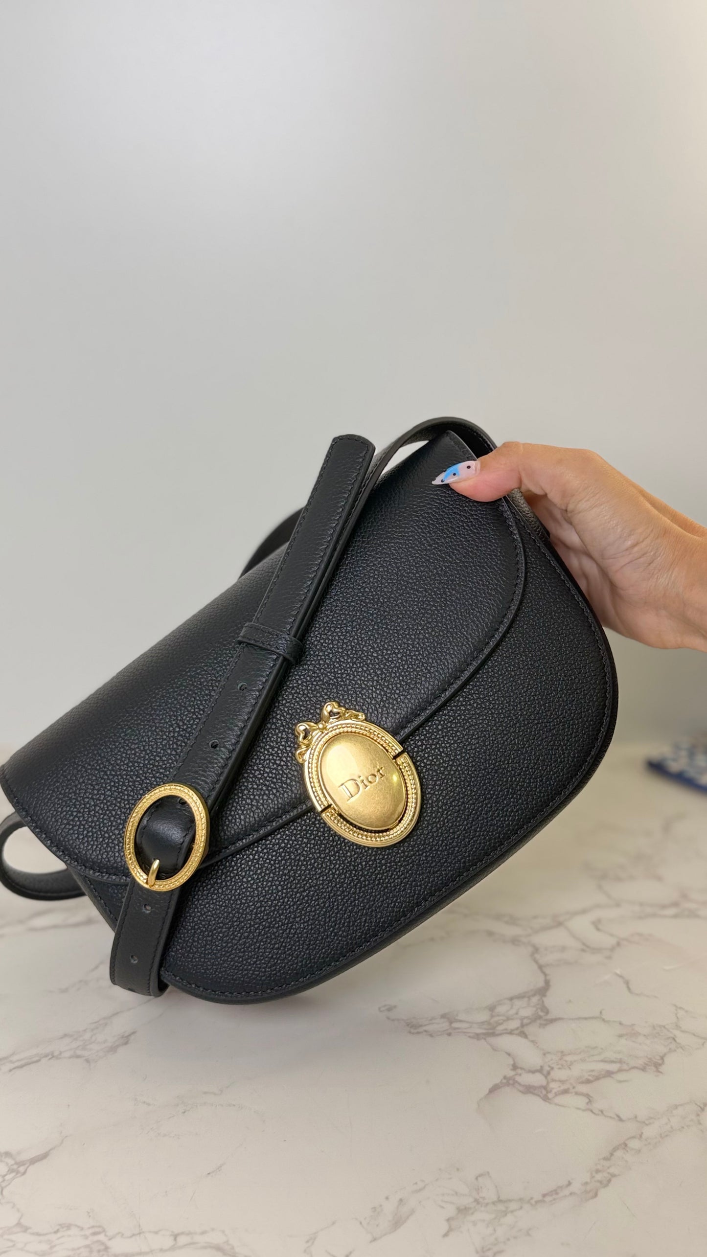 CD crossbody