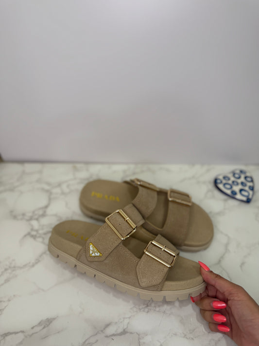 Suede dad slides
