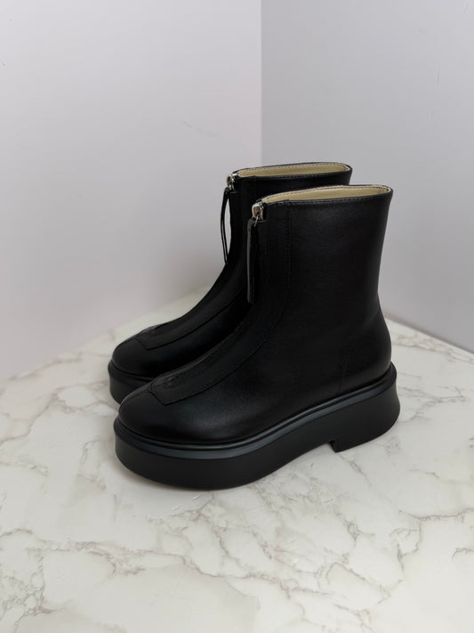 Row zip up boots