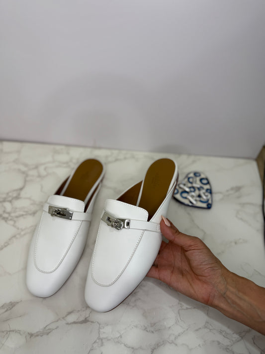 Kelly mules