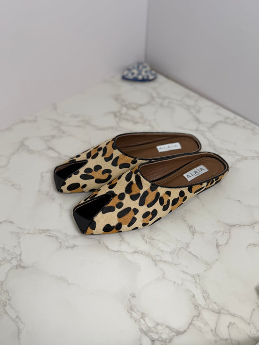 AlAIA leopard flat