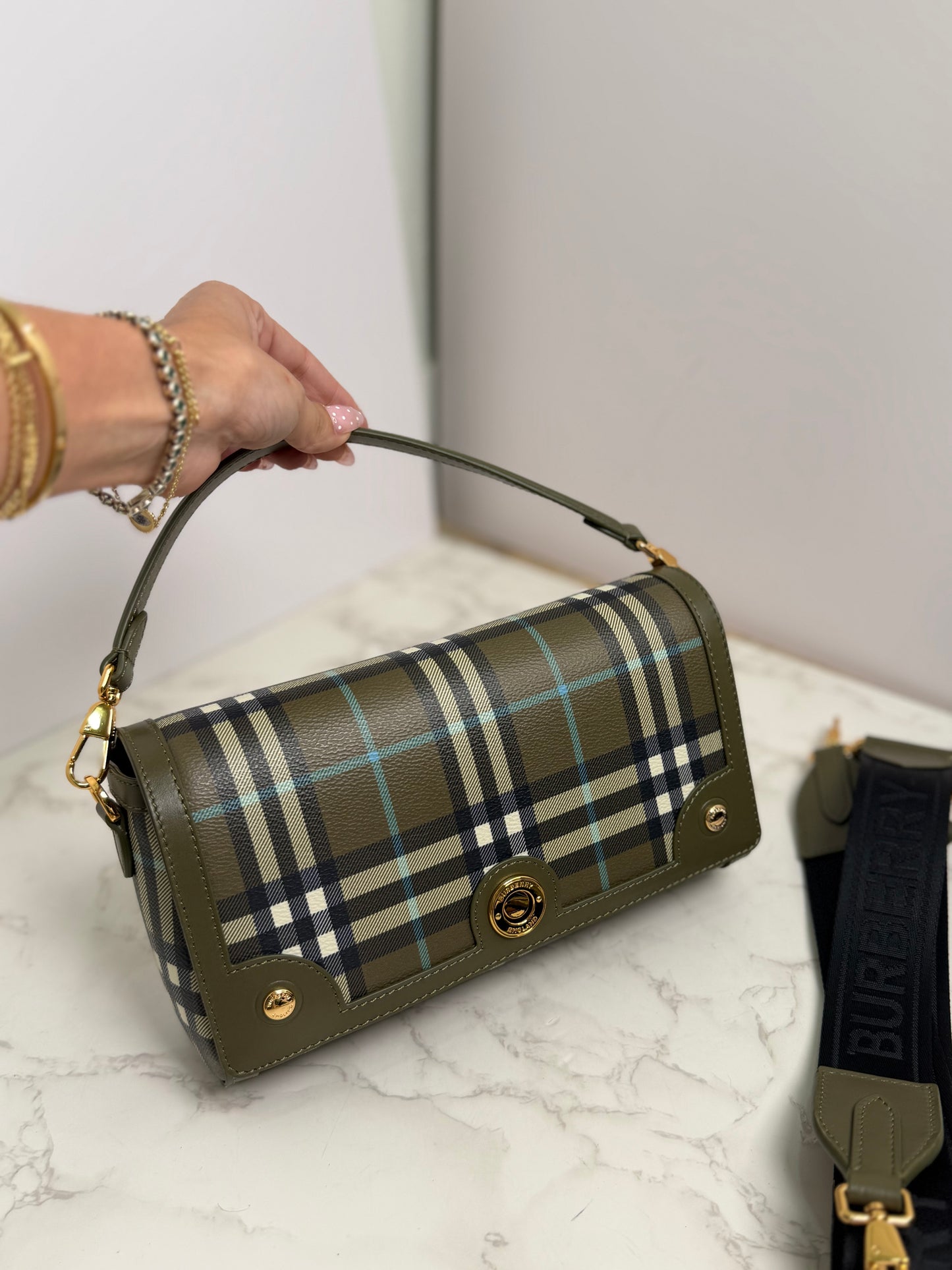 Burberry shoulder