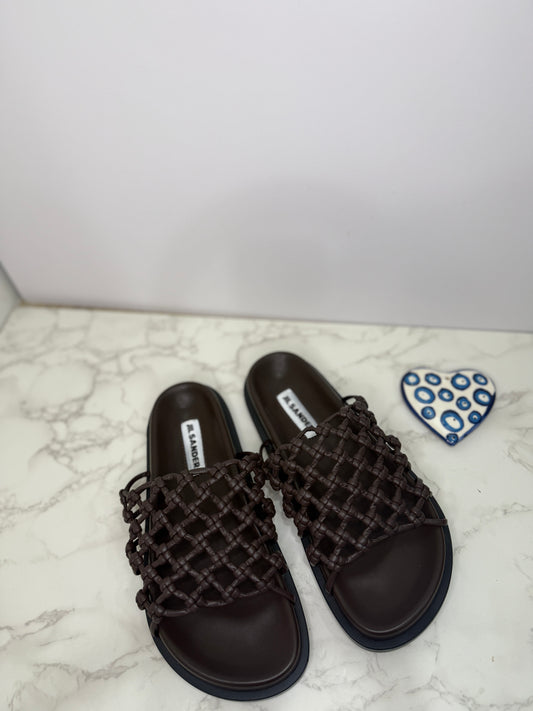 Knot slide sandals
