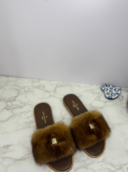 LV fur slides