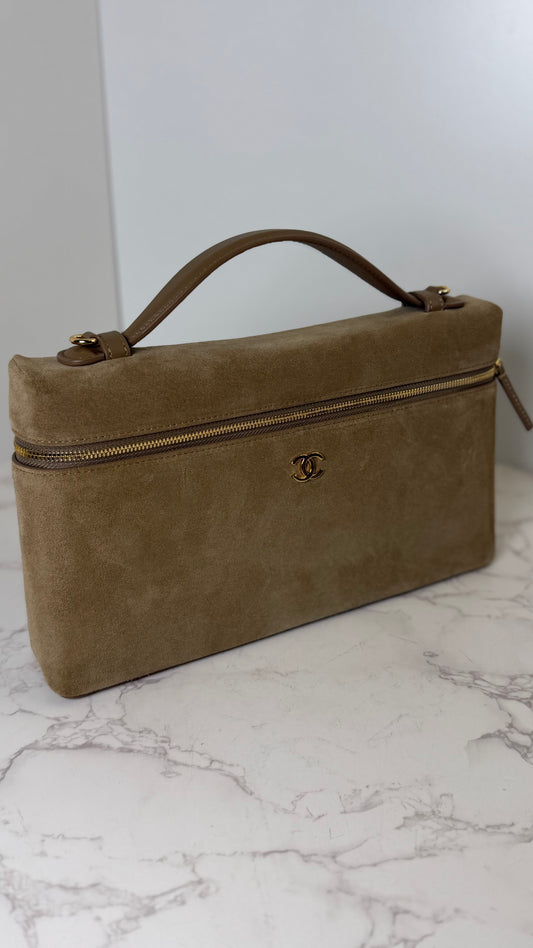 Cc large suede vanity ()