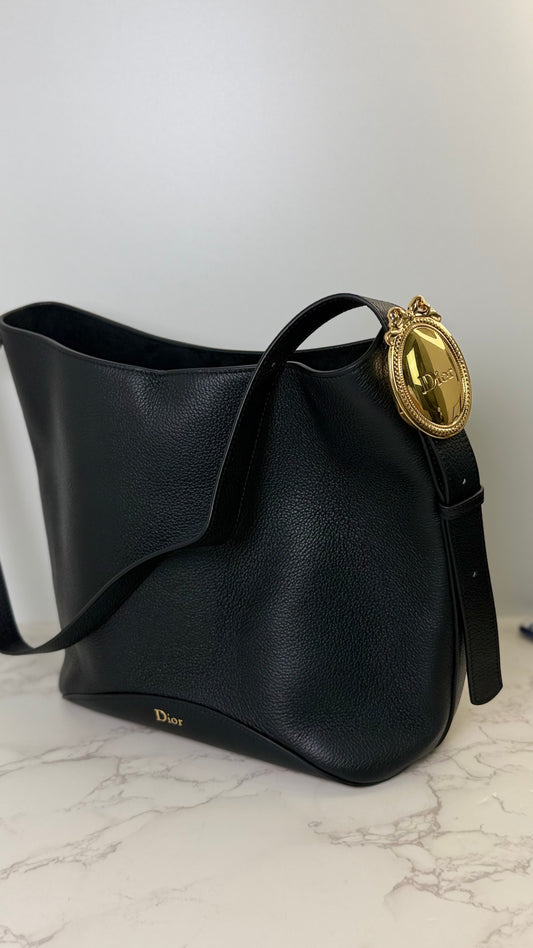 Cd bucket shoulder