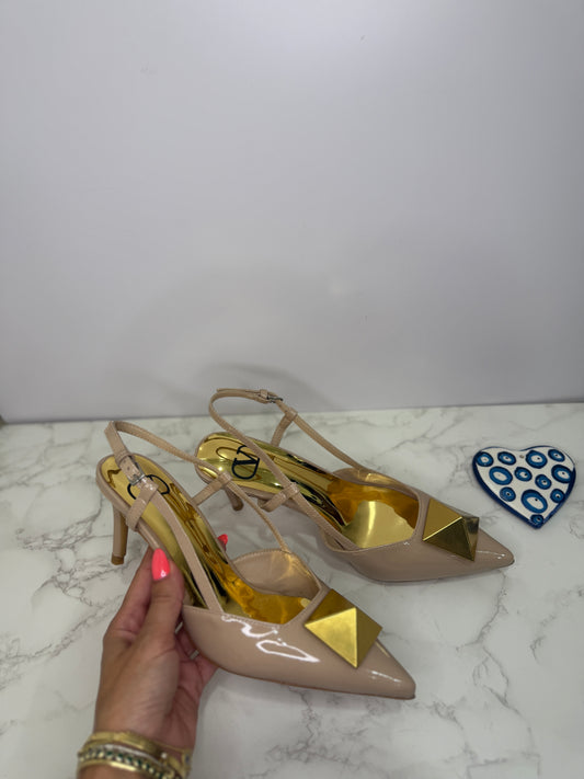 Stud slingback
