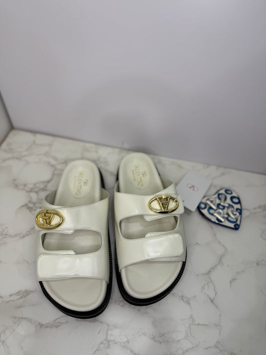 V dad sandals