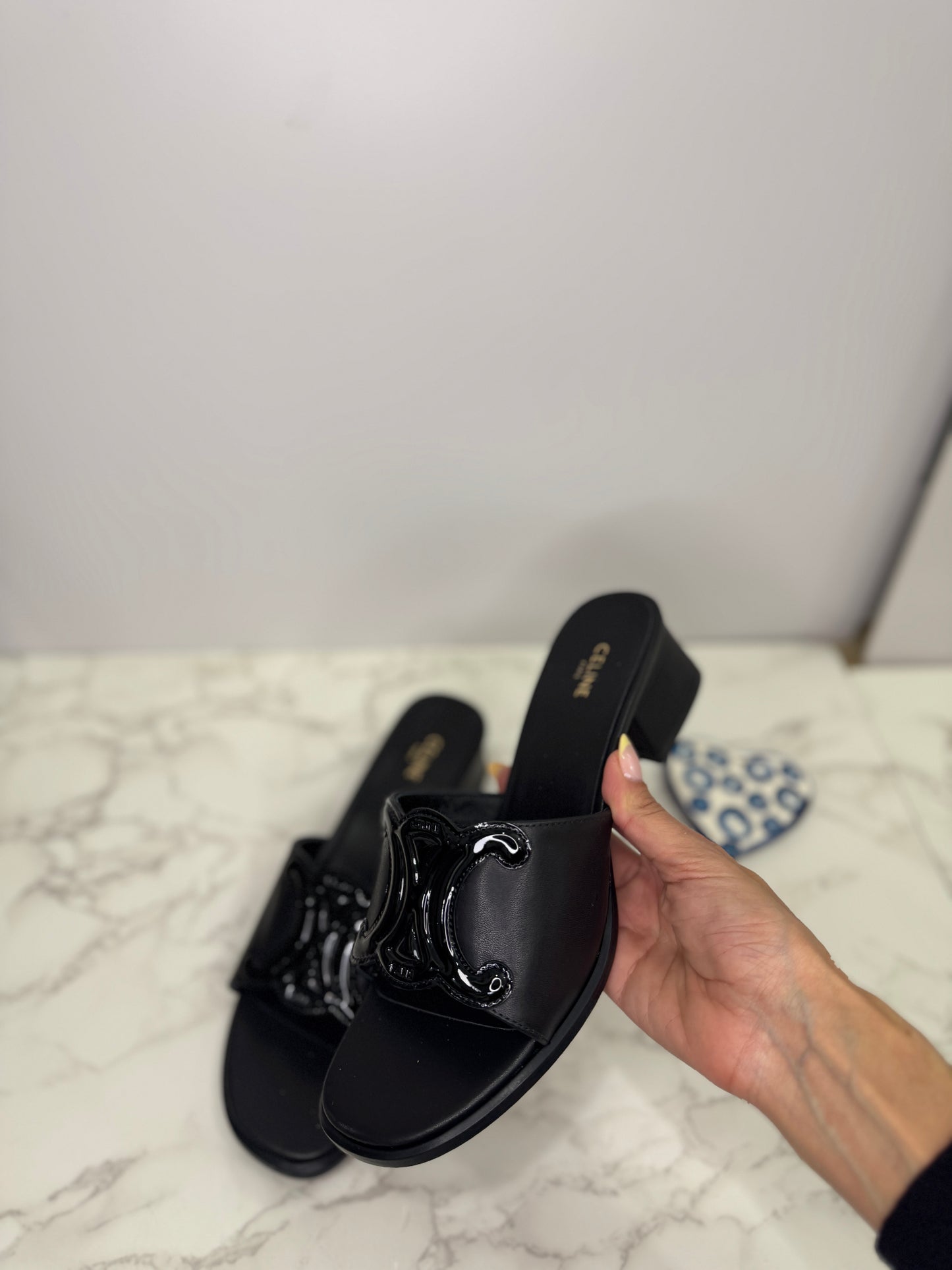 Triomphe sandals