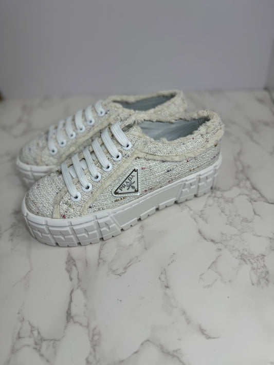 Platform sneakers