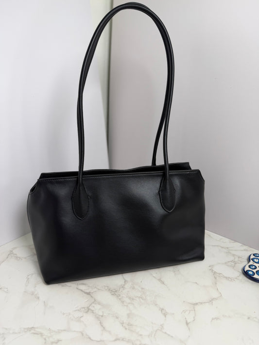 Row long strap tote
