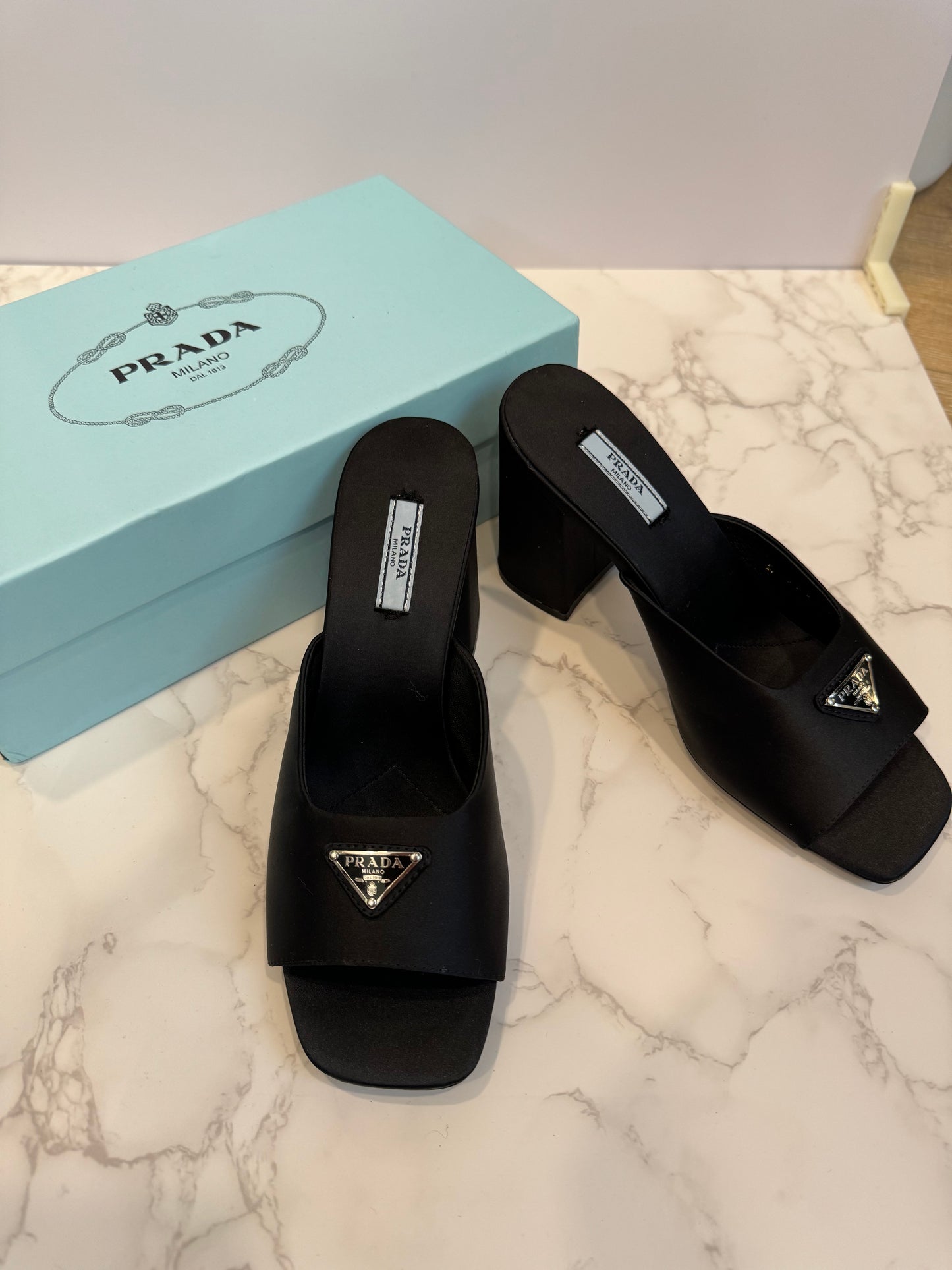 Block HEELED SANDALS