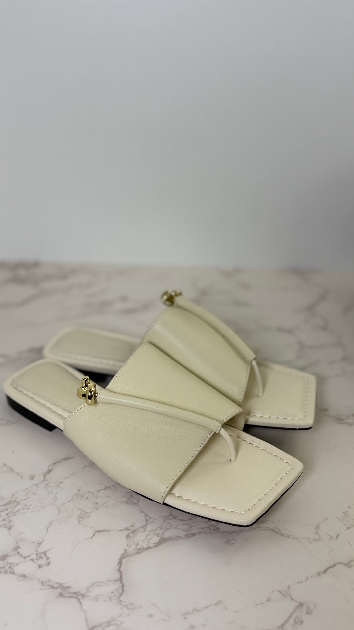 BV sandal
