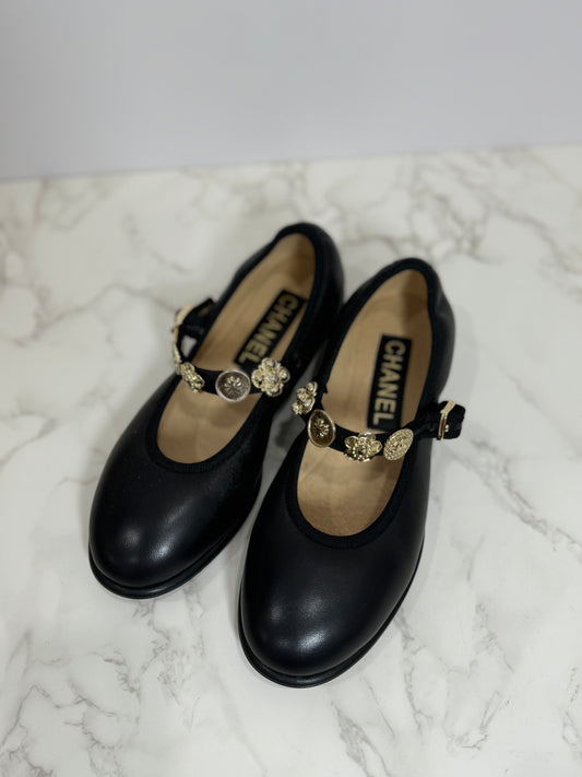 Charm ballet flats