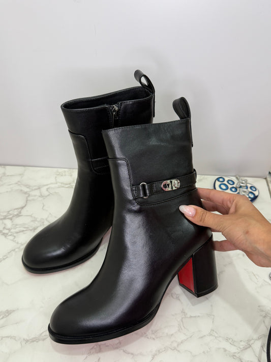 Cl booties