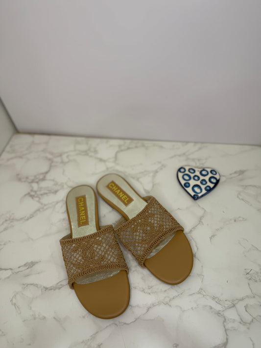 Mesh Chanel slide
