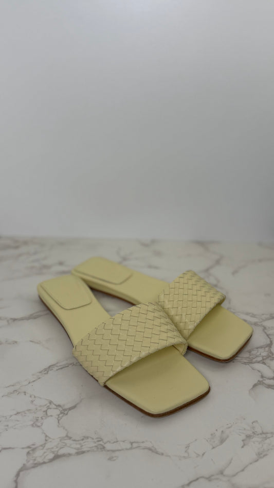BV sandal