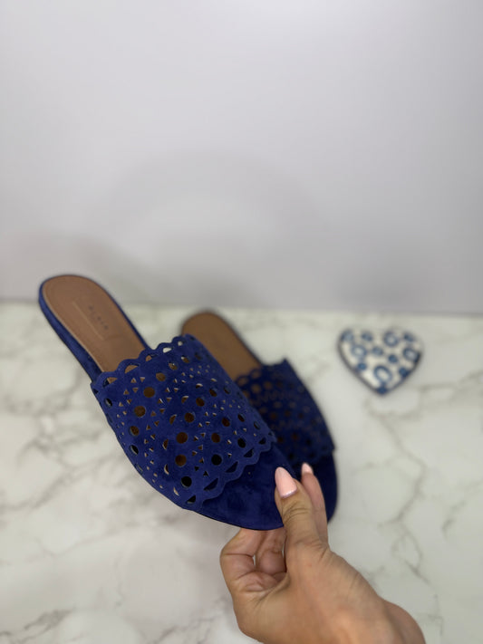 Alaia perforated sandal