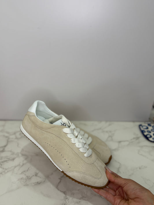Alo sneaker