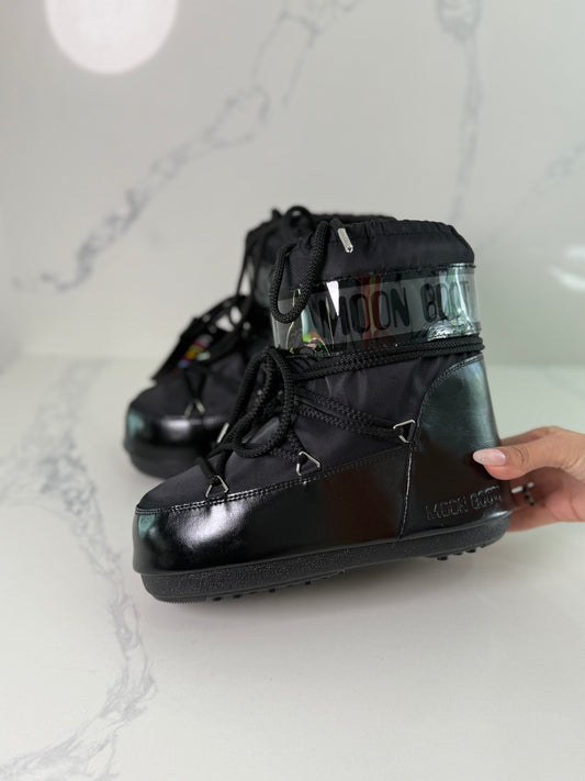 Moon boots
