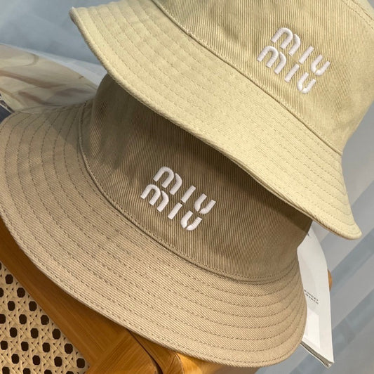 Bucket hat