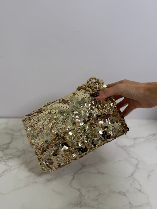 Cc sequin flap