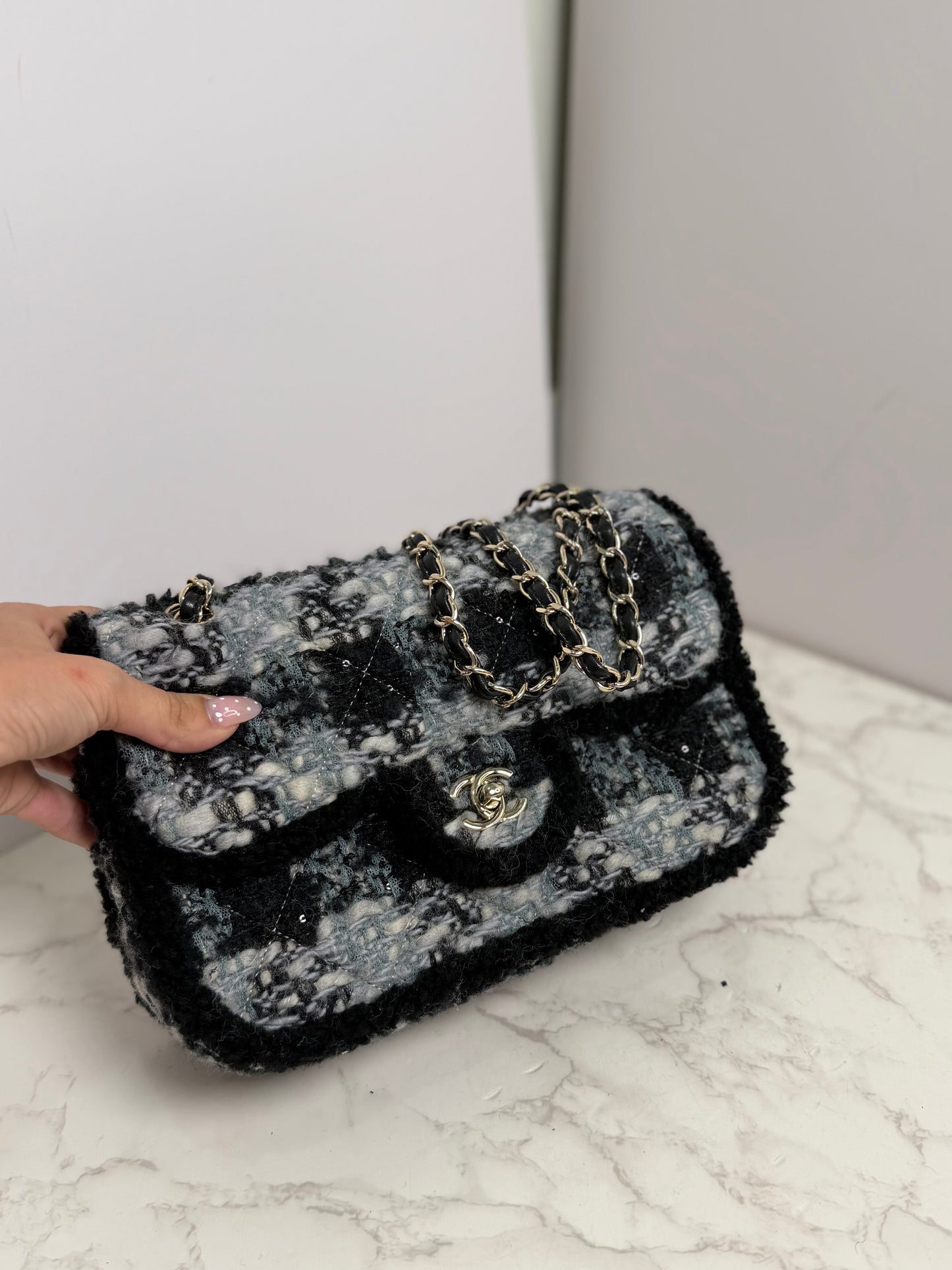 Cc tweed flap